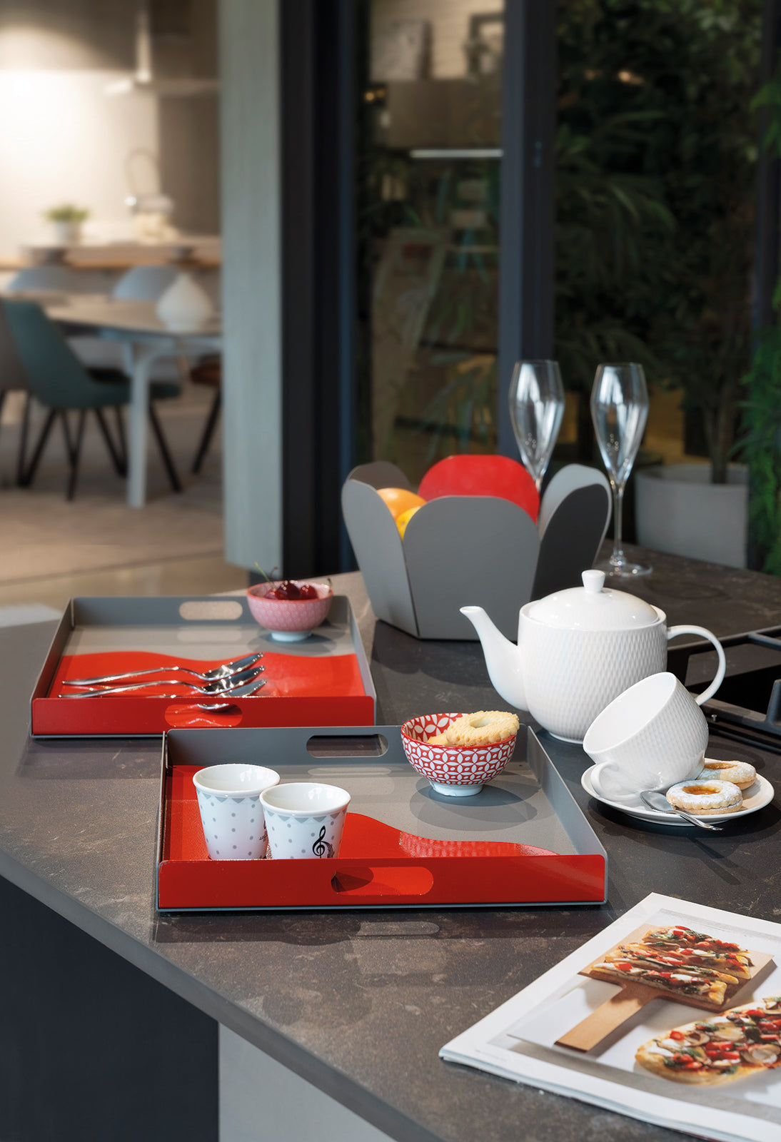 Plateau rectangulaire moderne et fluide