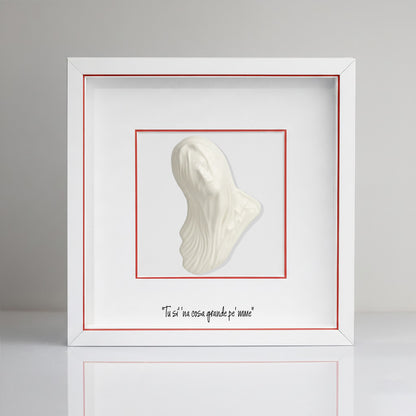 Bella Mbriana Bianca in Ceramica con Cornice Personalizzabile