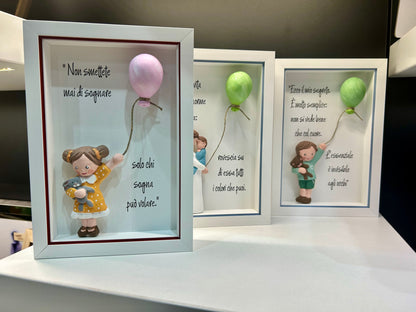 Cornice con Bimbo e Palloncino in Ceramica