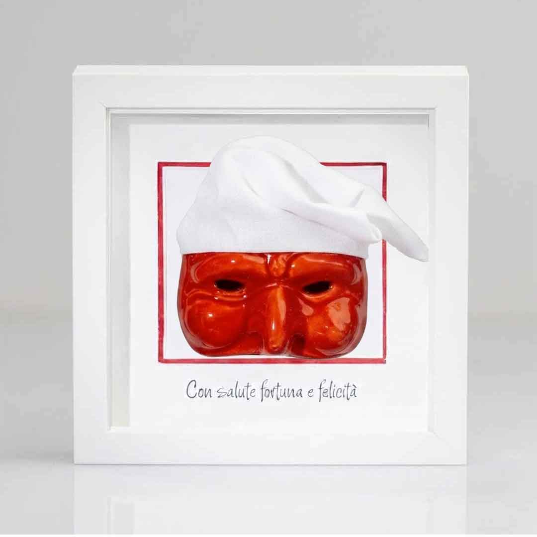 Pulcinella rosso in ceramica cornice in Legno