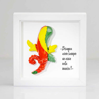Quadro con Asso di Bastoni napoletano in ceramica smaltata multicolore con cornice in legno